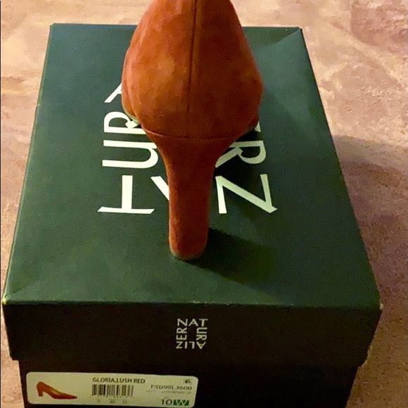 Naturalizer Gloria Lush Red Suede Pump - Picture 4 of 5